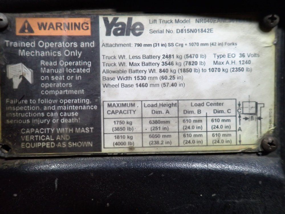 Yale 4000 Lbs Electric Straddle Lift - Nr040eanc36te110