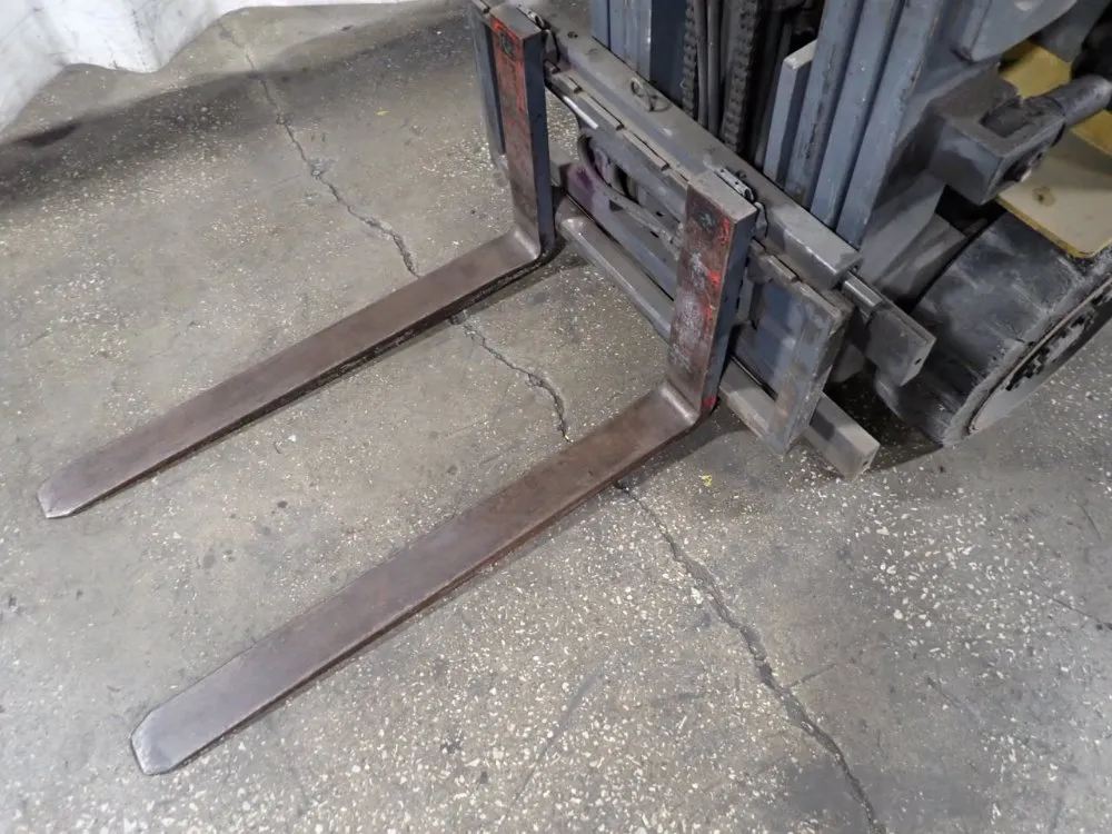 Caterpillar 4850 Lbs Electric Forklift - 2f025e