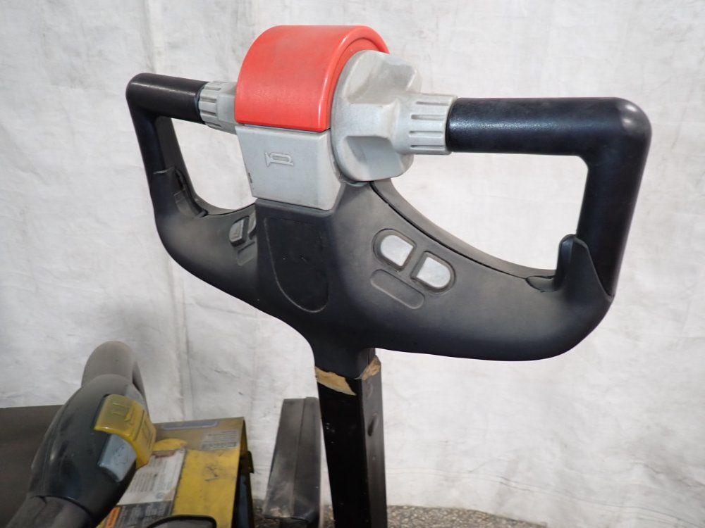 Yale 6000 Lbs Electric Pallet Jack - Mpe060lvgn24t2748