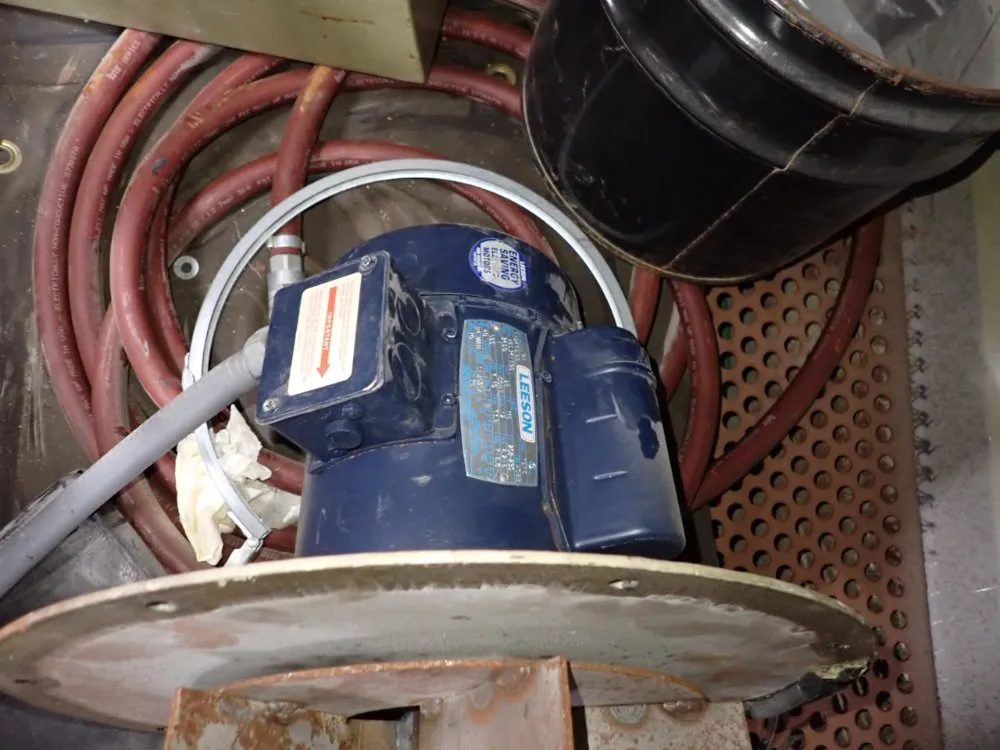 Clemco 50" X 39 1/2" X 42" Blast Cabinet - Pulsar Vi