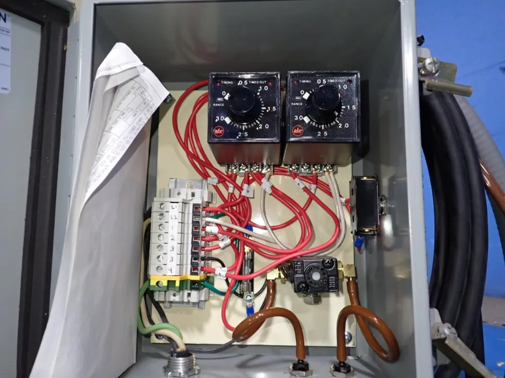 Clemco 50" X 39 1/2" X 42" Blast Cabinet - Pulsar Vi