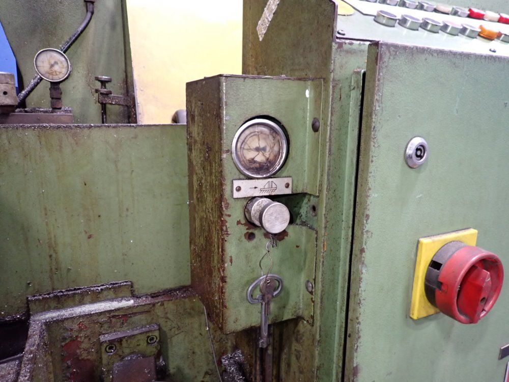 Behringer Horizontal Band Saw - Sawmaster