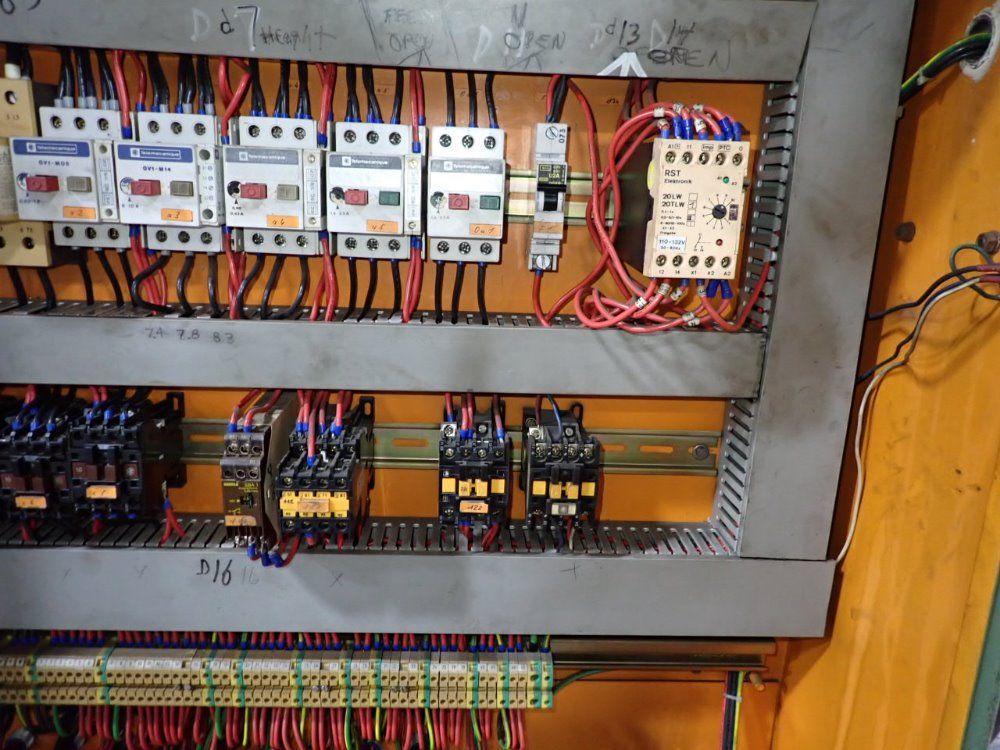 Behringer Horizontal Band Saw - Sawmaster