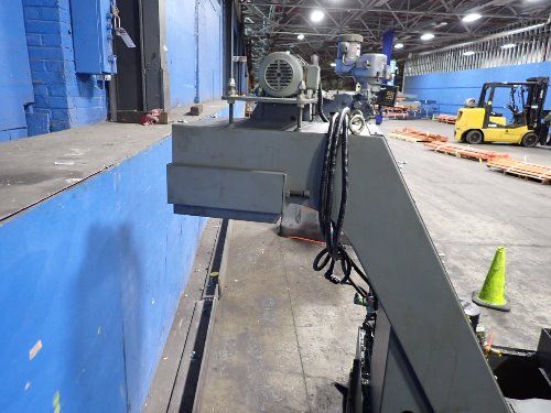 Dmc 25 1/2" X 33" Cnc Vmc - Dt32cd