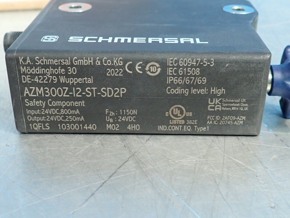 Schmersal Safety Interlock Switch - Azm300z-i2-st-sd2p