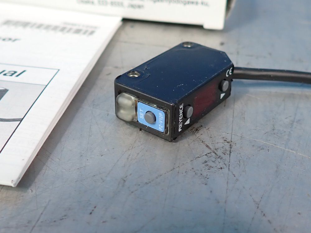 Keyence Photoelectric Sensor - Pz-v12p