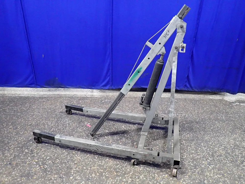 ENGINE HOIST
