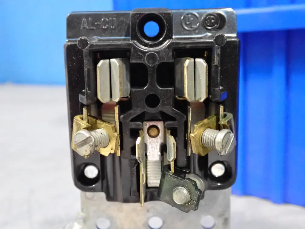 Leviton 50 Amps Straight Blade Single Receptacle - 5378