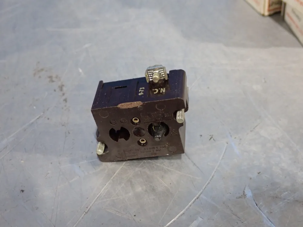 Cutler-hammer Contact Block, Qty: 5