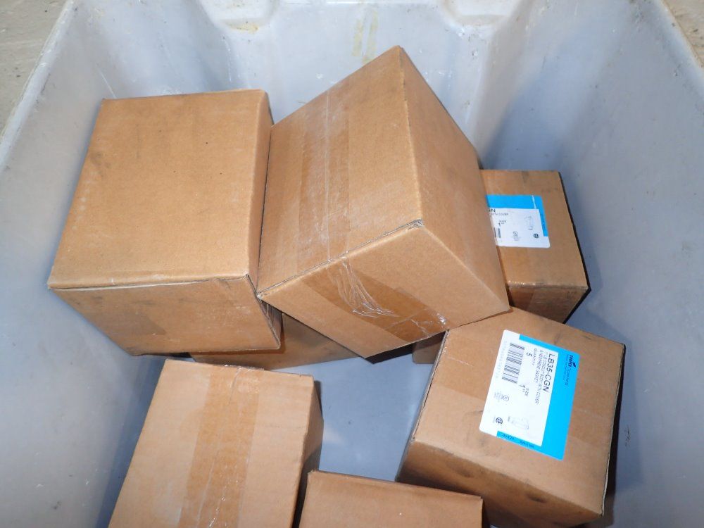 Cooper/crouse-hinds Conduit Bodies W/covers