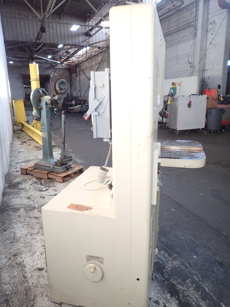 Grob 18" Throat Vertical Bandsaw - 4v18