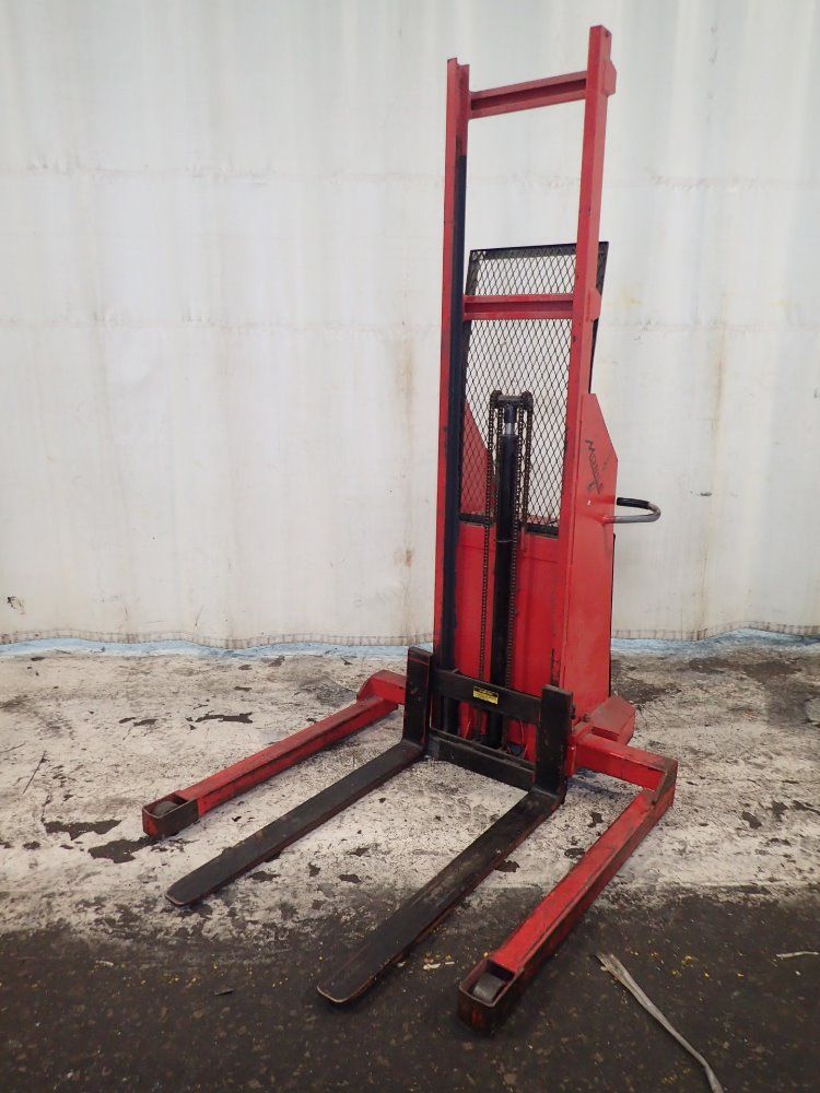 Mobile Pallet Truck Inc. Hydraulic Straddle Lift