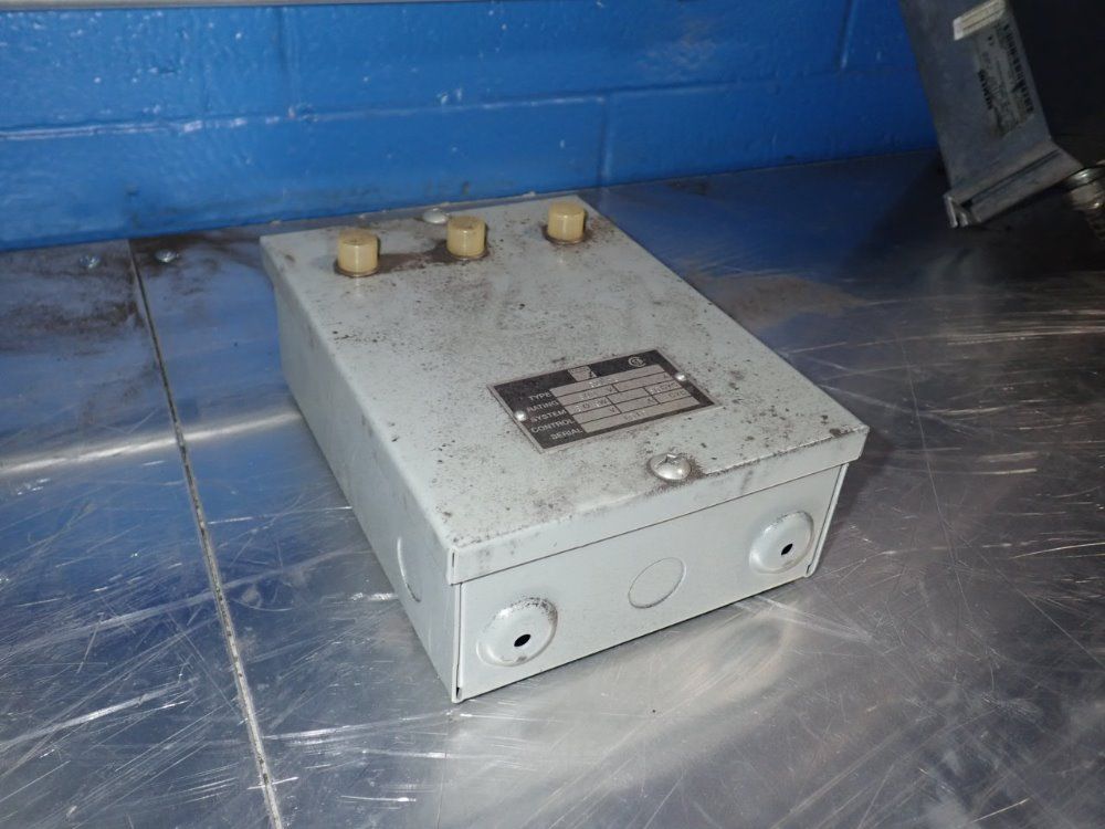 Federal Pioneer Enclosed Circuit Breaker