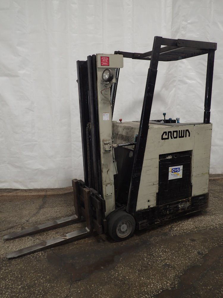 Crown Stand-up Electric Forklift