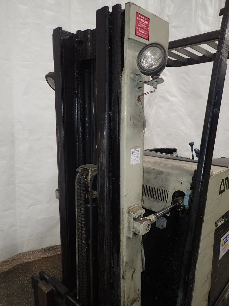 Crown Stand-up Electric Forklift