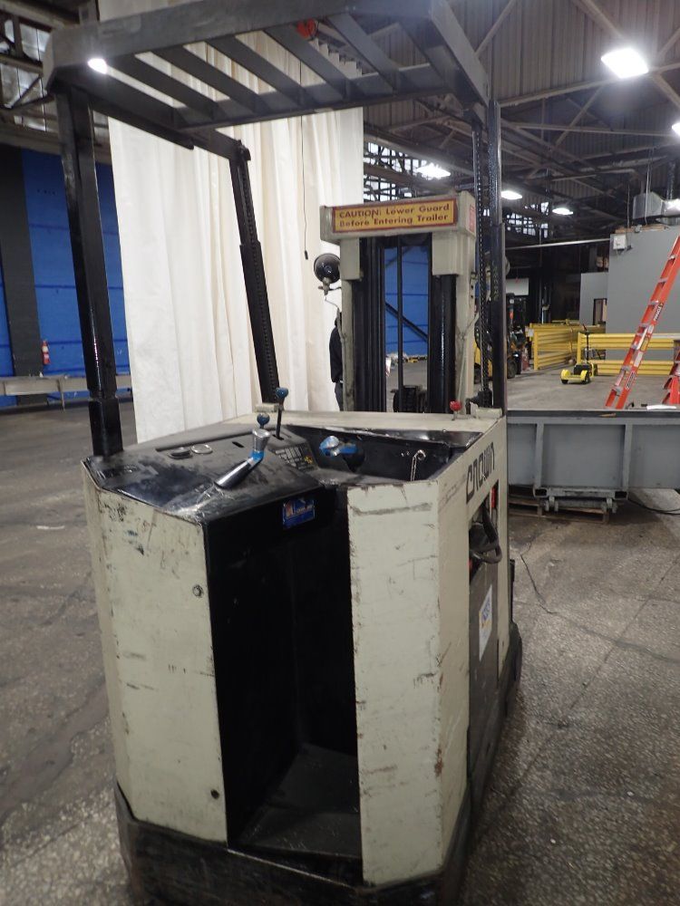 Crown Stand-up Electric Forklift