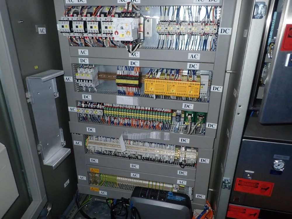 Harro Hofliger Poucher