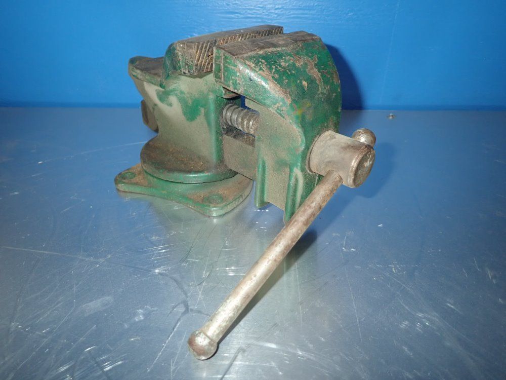 Green 3 1/2" Vise
