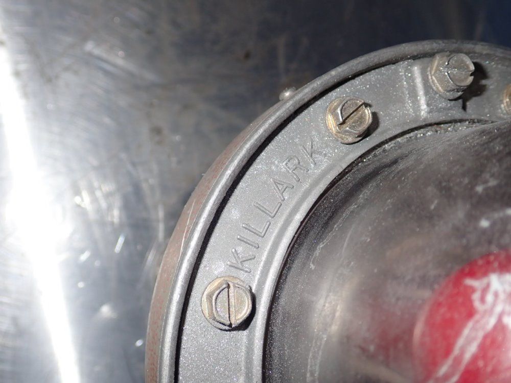 Hubbell/killark Light Fixture