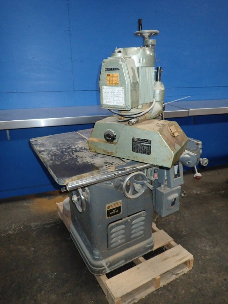 Delta / Rockwell 10" Table Saw W/ Feeder