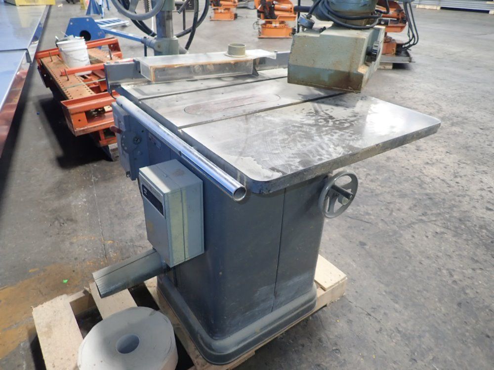 Delta / Rockwell 10" Table Saw W/ Feeder