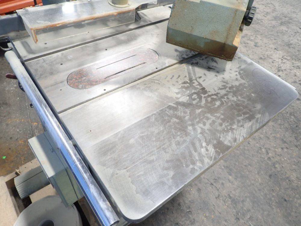 Delta / Rockwell 10" Table Saw W/ Feeder