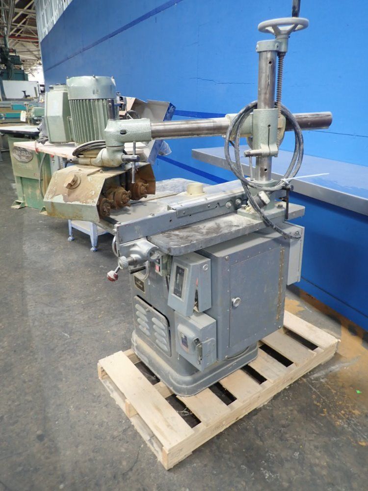 Delta / Rockwell 10" Table Saw W/ Feeder