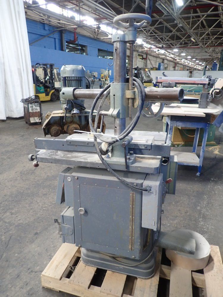 Delta / Rockwell 10" Table Saw W/ Feeder