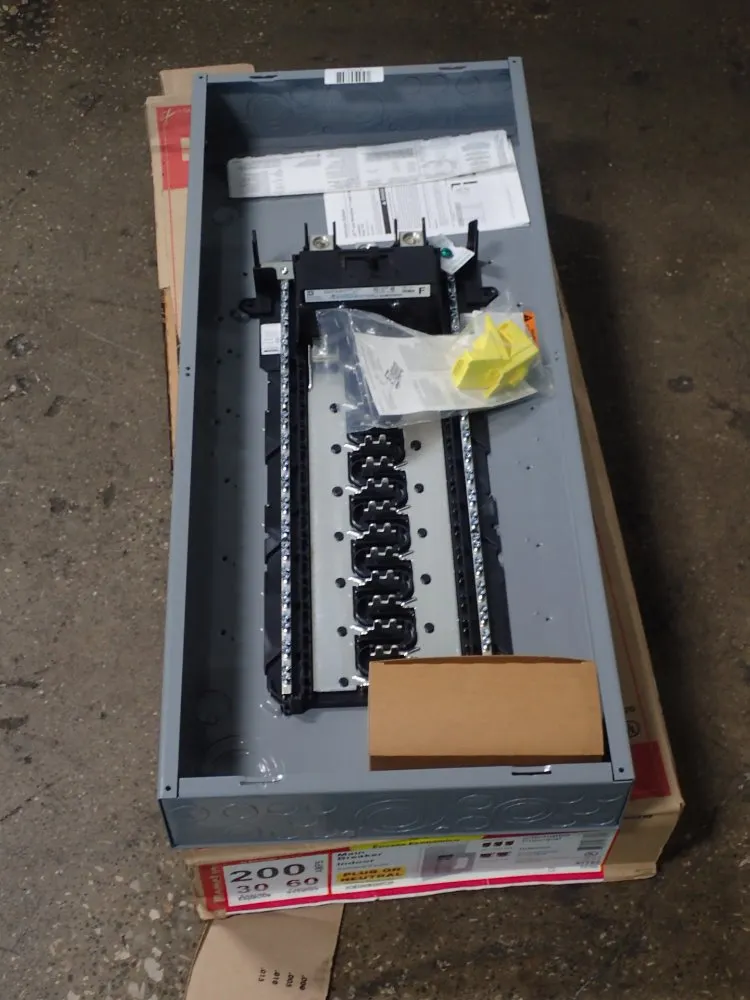 Homeline/ Square D Indoor Load Center With Cover