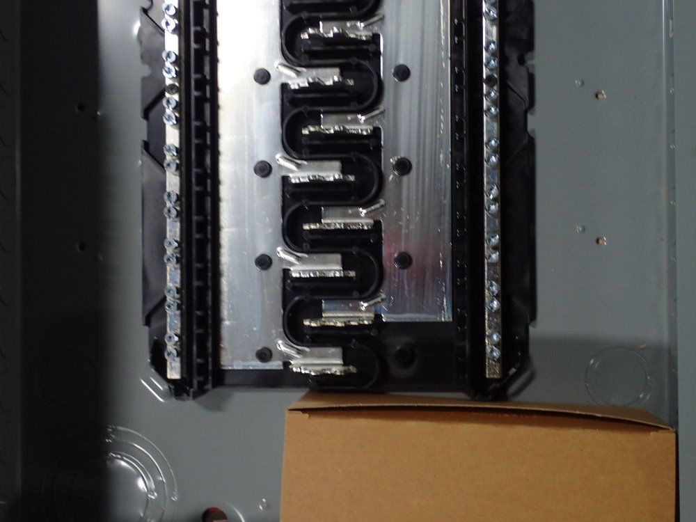 Homeline/ Square D Indoor Load Center With Cover