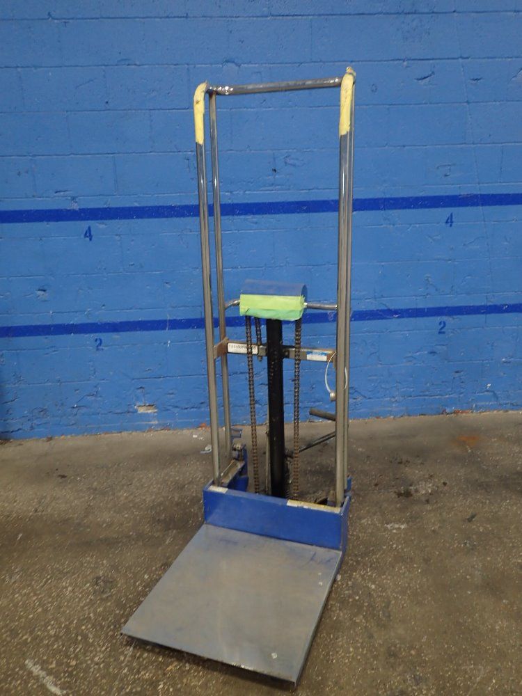 T & S Equipment Lift