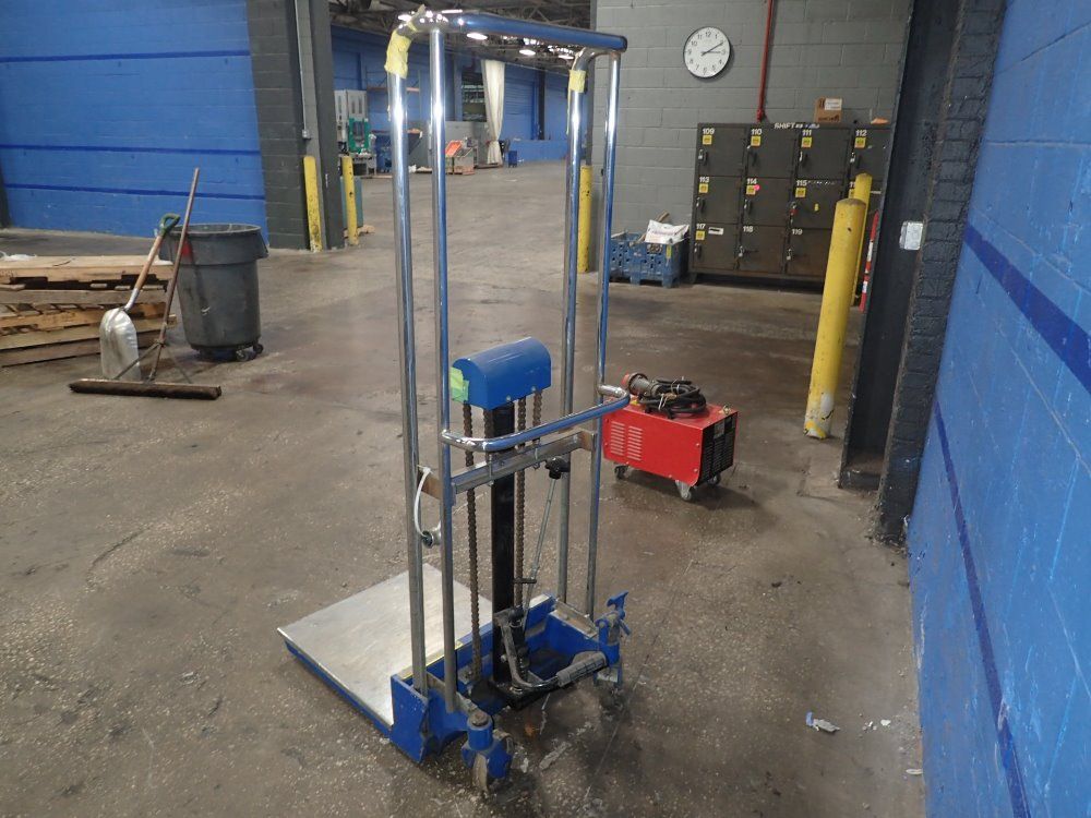 T & S Equipment Lift