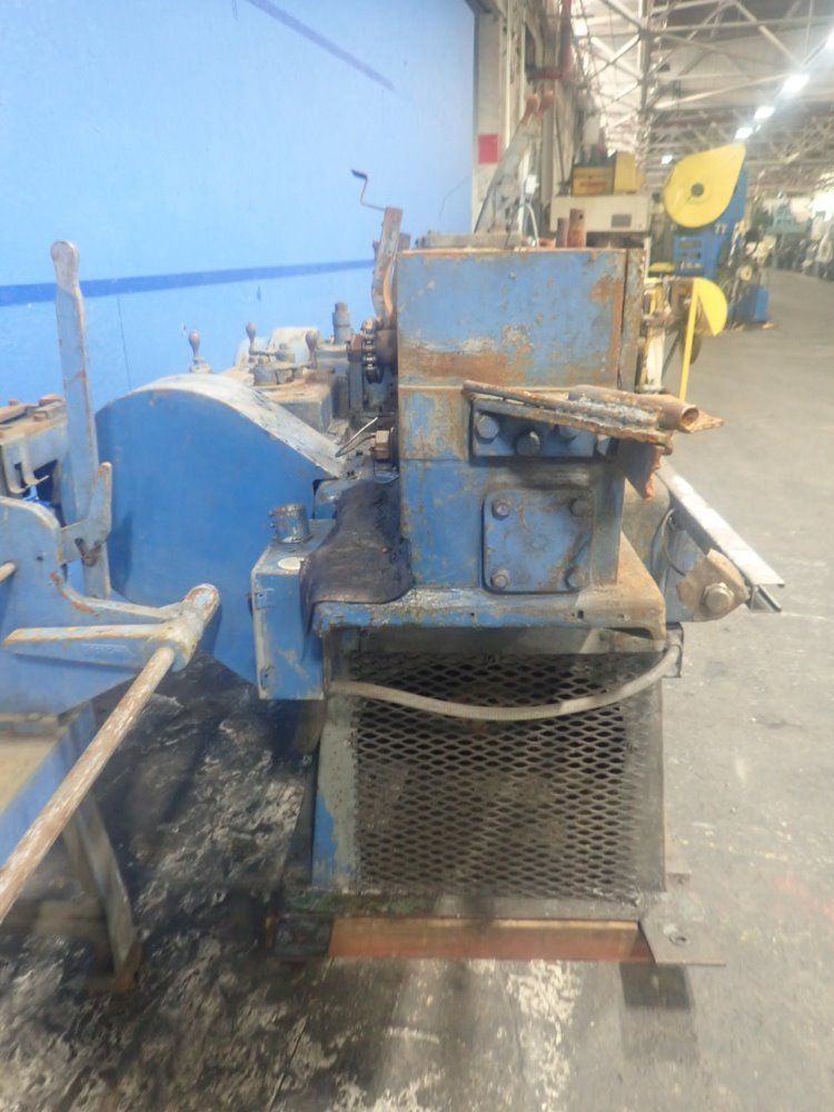 Lewis Machine Co Straightener