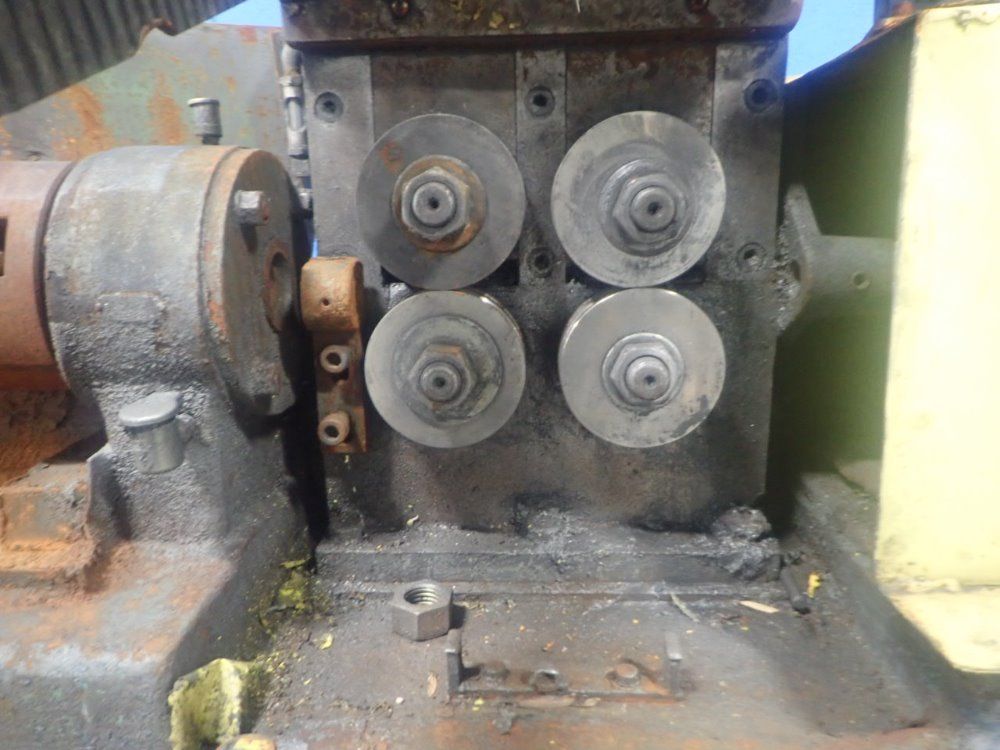 Lewis Machine Co Straightener