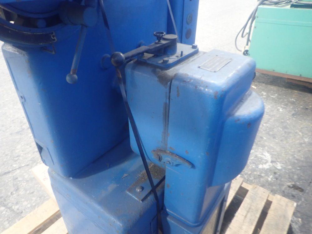 Walker-turner Vertical Band Saw