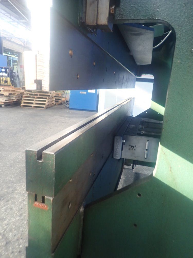 Wisconsin Machine 8' Press Brake