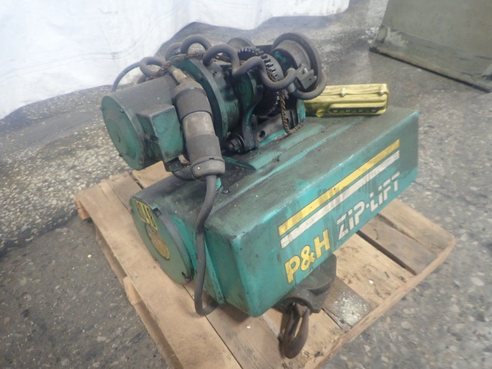 Harnishieger Electric Cable Hoist
