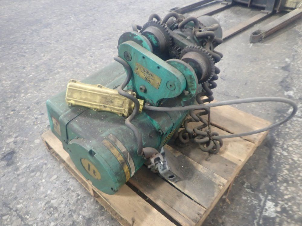 Harnishieger Electric Cable Hoist