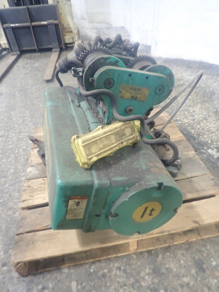 Harnishieger Electric Cable Hoist