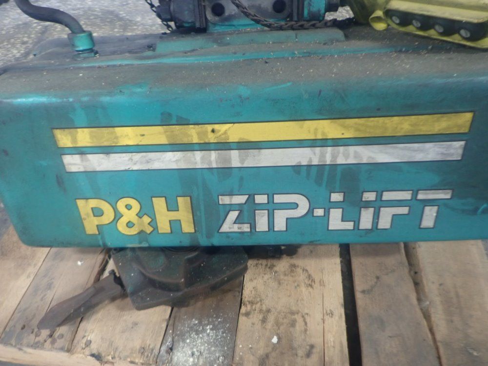 Harnishieger Electric Cable Hoist