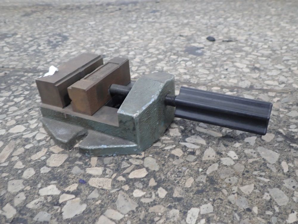 Uni Group 3" Vise