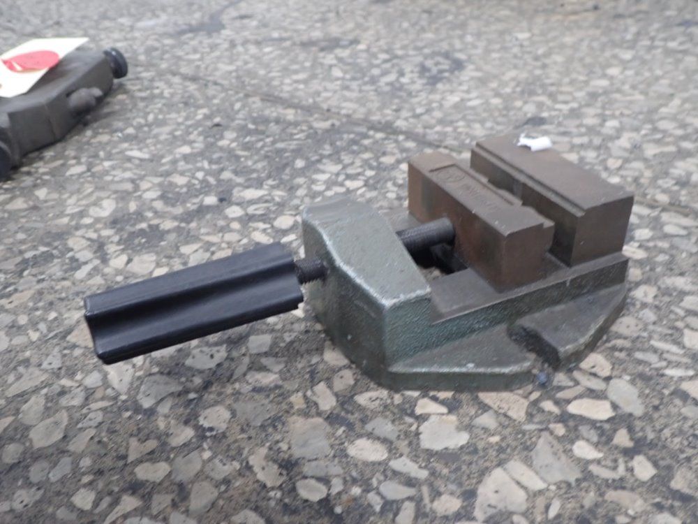 Uni Group 3" Vise