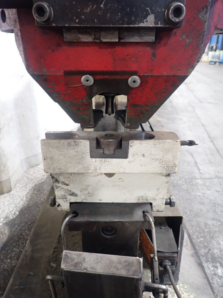 Mubea Hiw 750/510 Ironworker - Hiw 750/510