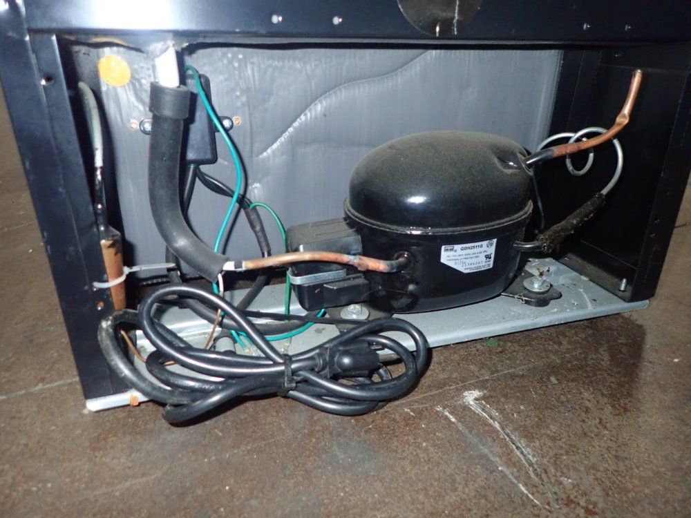 Magic Chef Mini-refrigerator