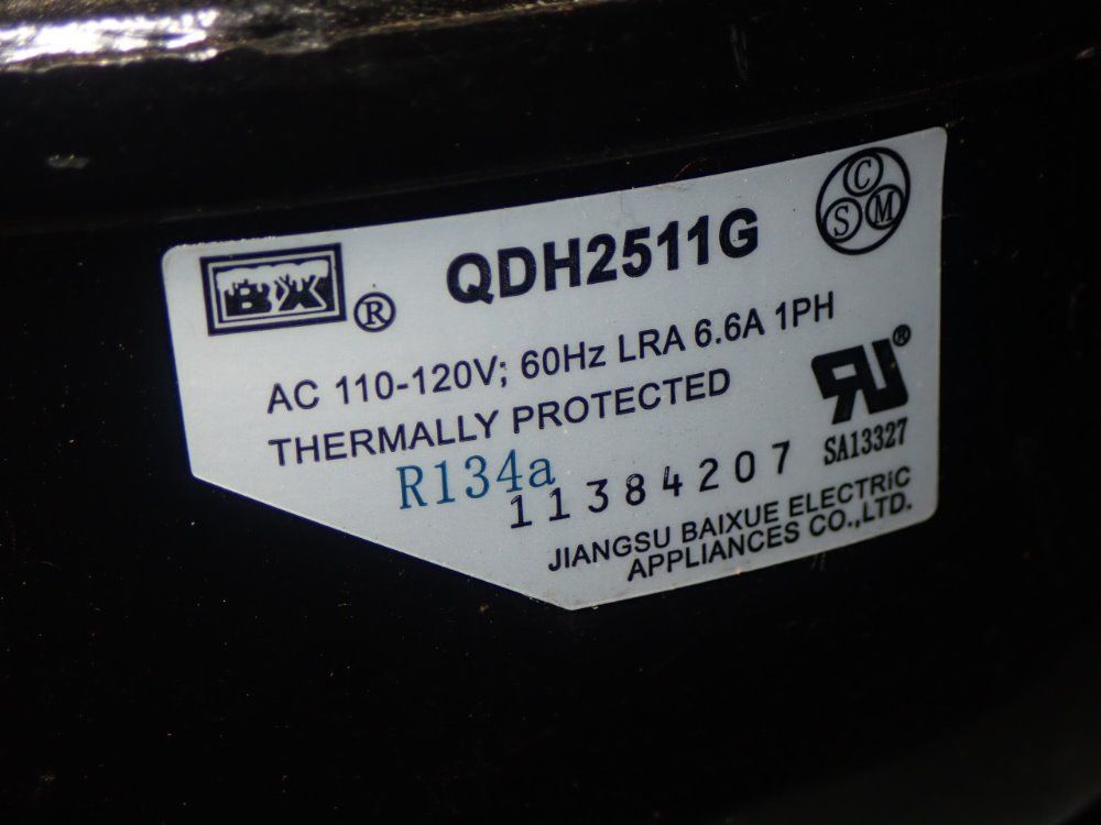 Magic Chef Mini-refrigerator