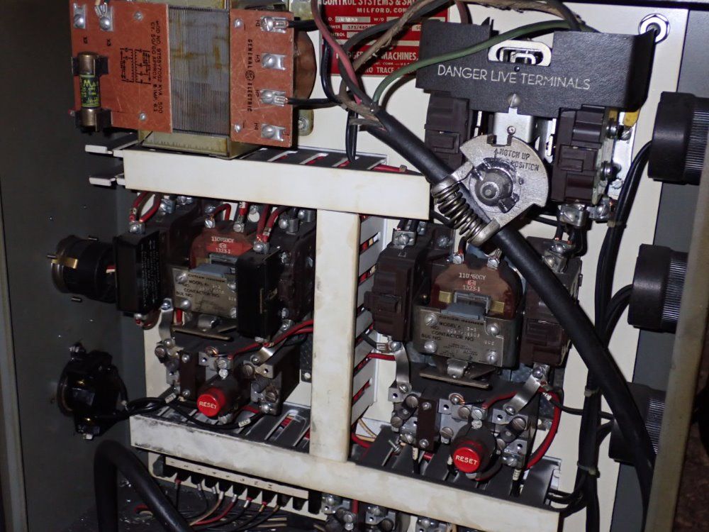 Bridgeport 9" X 42" Dual Head Vertical Mill W/true Trace