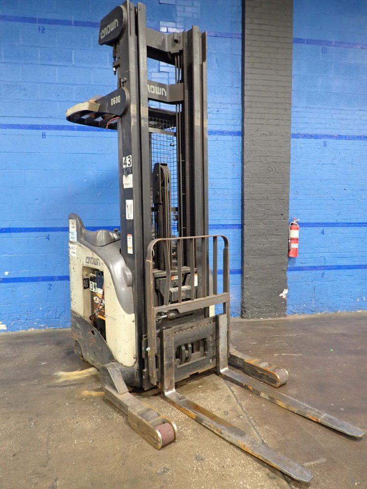 Crown Electric Stand Up Straddle Forklift
