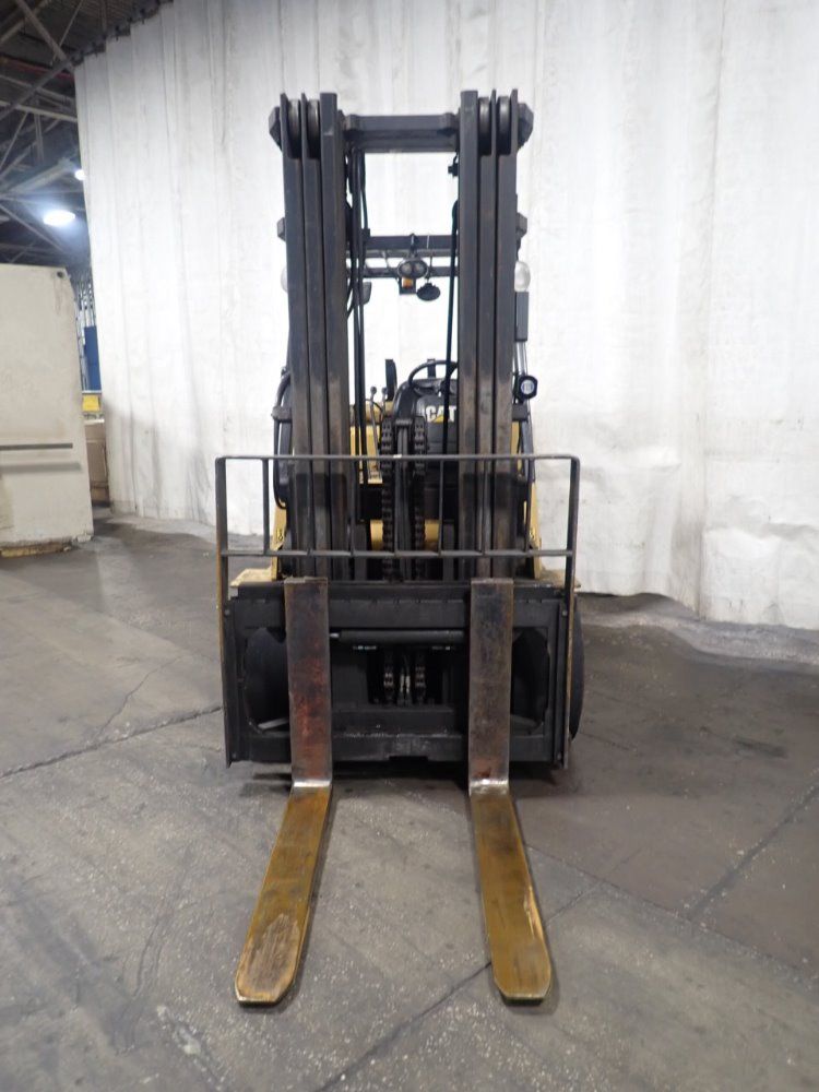 Caterpillar 15500# Gc70k Propane Forklift - Gc70k