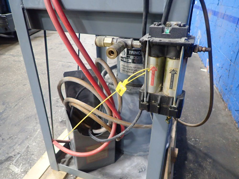 Trinco Blast Cabinet