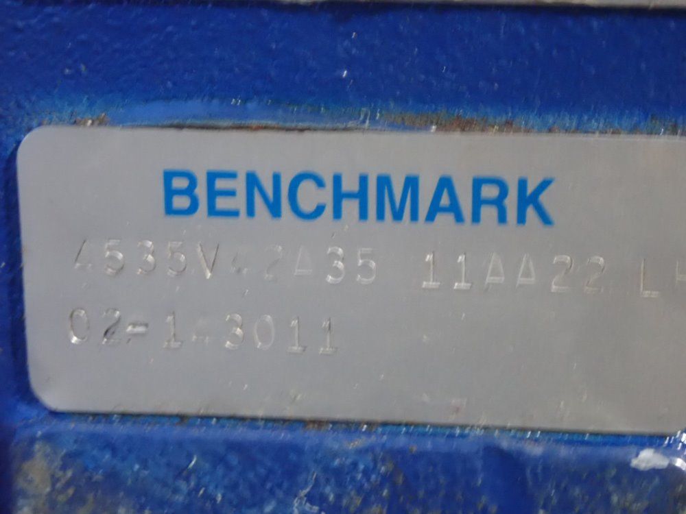 Whi/ Benchmark Pump